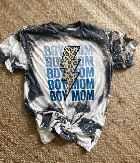 BOY/GIRL MOM lightening bolt